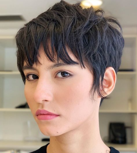 50 New Pixie Cut with Bangs Ideas for the Current Season - Hair Adviser Tomboy Cut, Very Short Bangs, Very Short Pixie Cuts, Short Textured Hair, Short Blonde Pixie, Choppy Pixie Cut, Short Haircuts With Bangs, Curly Pixie Hairstyles, Pixie Cut With Bangs