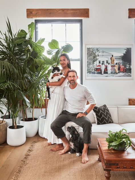 Apartment Couple Living Together, Nyc Living Room Apartment, Open Concept Apartment, Williamsburg Apartment, Men Reading, Room Bookshelf, Gary Clark Jr, Brooklyn Apartment, House Vibes