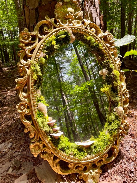 Moss Mirror Diy, Forest Mirror, Ornate Gold Mirror, Moss Mirror, Clay Mushrooms, Forest Room, Deco Studio, Diy Mirror, Handmade Clay