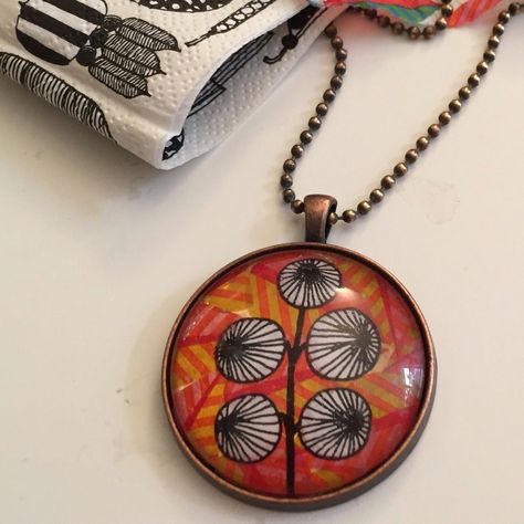 Create A Colourful Pendant Necklace Glass Pendent, Decoupage Tutorial, Diy Pendant Necklace, Decal Paper, Buy Bead, Painted Wine Bottles, Pendent Necklace, Glass Pendant Necklace, How To Make Necklaces