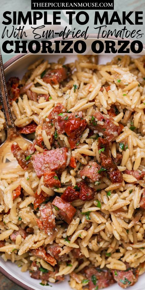 Orzo pasta with chorizo, sun-dried tomatoes and parmesan. Chorizo Orzo Recipes, Chorizo Couscous, Chirozo Recipes, Chorizo Orzo, Orzo Recipes Side, Mouse Recipes, Orzo Spinach, Pasta Spicy, Orzo Pasta Recipes