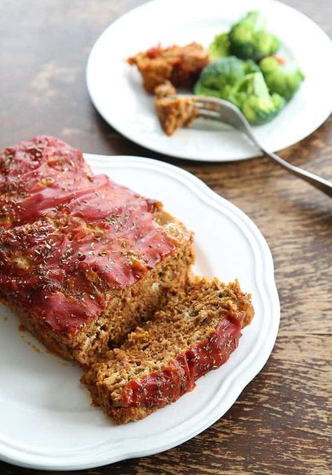 Our Favorite Meatloaf From Campbell's Soup - The Kitchen Magpie Rocco Dispirito Recipes, Glazed Meatloaf, Meatloaf Recipes Healthy, Spaghetti With Ground Beef, Healthy Meatloaf, Campbells Soup Recipes, Classic Meatloaf Recipe, Classic Meatloaf, Best Meatloaf