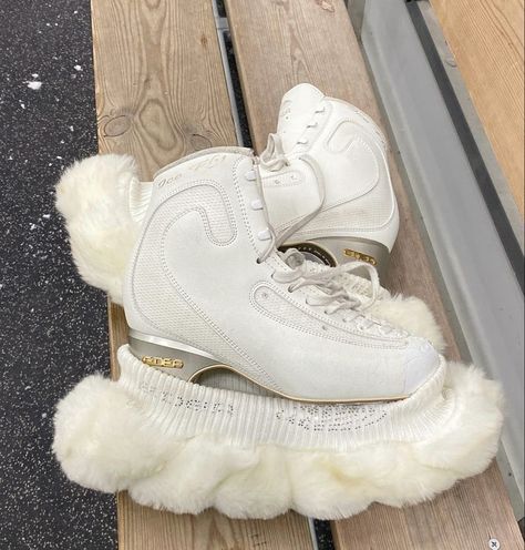 Pretty Ice Skates, Edea Ice Fly Skates, Aesthetic Figure Skating, Figure Skater Aesthetic, Ice Skate Shoes, Edea Skates, Ice Aesthetic, Competition Skating Dress, Skate Aesthetic