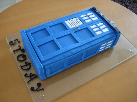 Doctor Who Cake by ceejay108, via Flickr Doctor Who Cake, Dr Who Cake, Doctor Who Cakes, Tardis Cake, Doctor Who Birthday, Dr Who Party, Doctor Who Party, Pinterest Cake, Doctor Who Tardis