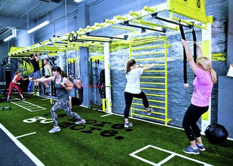 Wall Fitness, Functional Training Gym, Ninja Warrior Gym, Gym Design Interior, Gym Setup, Gym Antrenmanları, Personal Training Studio, Suspension Training, Indoor Gym