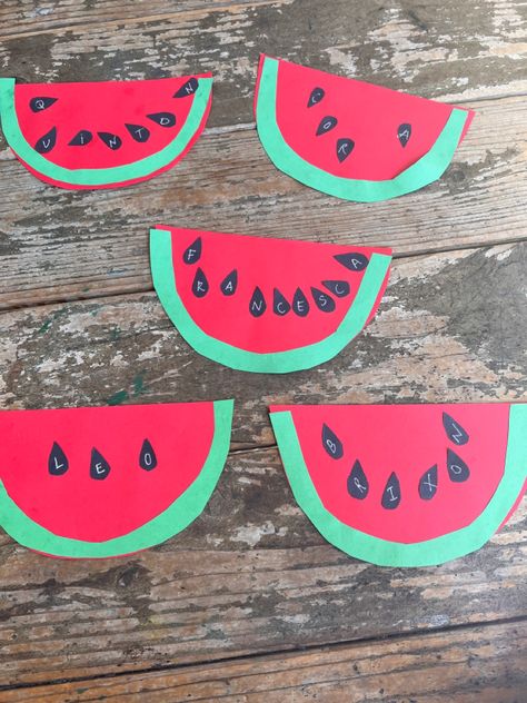 Have children count the the letters in their name. Count the seeds. Watermelon Craft Preschool, Watermelon Craft, Watermelon Crafts, Room Crafts, Beach Craft, Toddler Teacher, Name Crafts, Children Activities, Summer Craft