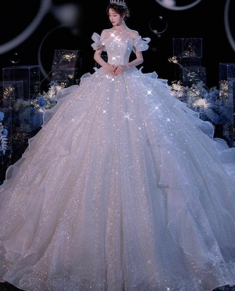 Ball Gowns Fantasy, Ethereal Dress, Pretty Quinceanera Dresses, Sparkle Wedding Dress, Fancy Wedding Dresses, Sparkle Wedding, Princess Ball Gowns, Dream Wedding Ideas Dresses, Cute Prom Dresses