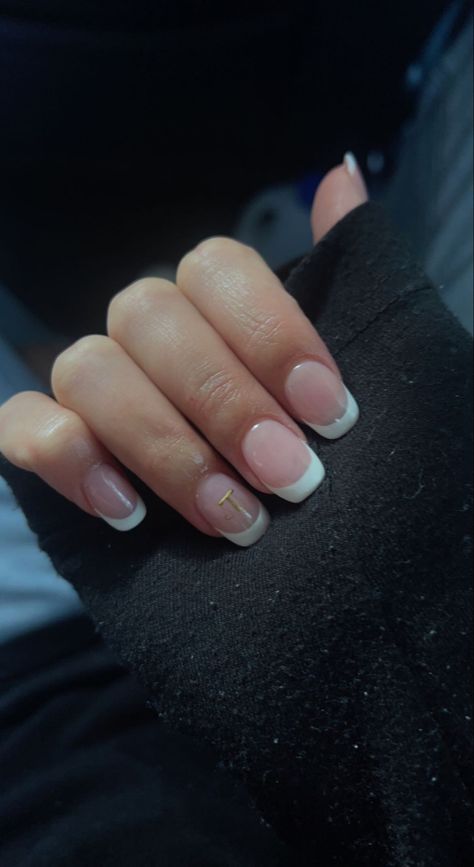 french tip square round Rounded Square Acrylic Nails French Tips, French Tip Acrylic Nails Square Round, Square Round Nails French Tip, French Nails Rounded Square, Square Round French Tip, French Tip Square Round, Square With Round Edge Nails, Medium Square Acrylic Nails French Tips, Square Round French Tip Nails