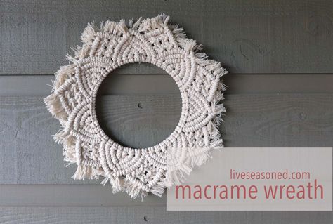 Macrame Wreaths Diy, Round Macrame Wall Hanging Diy Tutorial, Macrame Wreath Diy Tutorial, Macrame Mandala Pattern, Macrame Advent Wreath, Macrame On Ring, Macrame Christmas Wreath Tutorial, Macrame Door Wreath, Macrame Christmas Wreath Diy