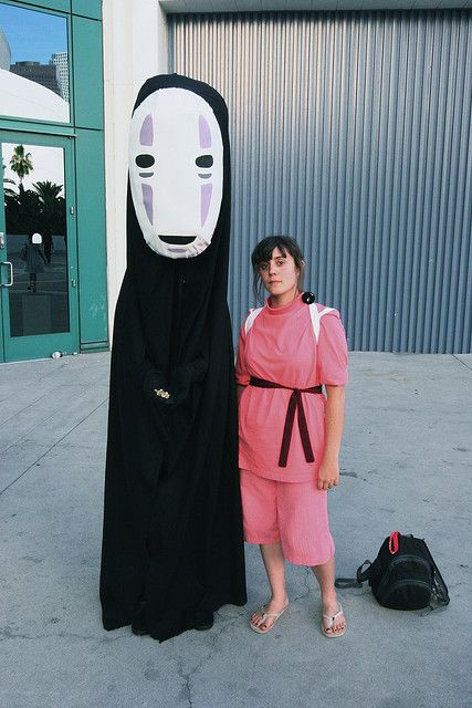 No Face and Chihiro - Spirited Away by no_onions, via Flickr No Face And Chihiro, No Face Costume, Partner Costumes, Chihiro Cosplay, Comic Con Costumes, Matching Halloween Costumes, Hot Halloween Outfits, Duo Halloween Costumes, Matching Halloween