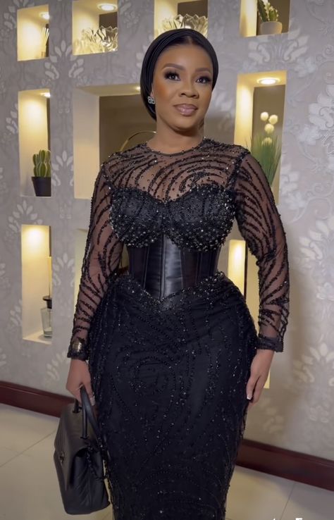 Lace Black Dress Outfit, African Wedding Guest Dress, Plus Size Wedding Guest Outfits, Blue Dress Women, Nigerian Lace Styles Dress, Nigerian Lace Styles, African Lace Styles, Chic Dress Classy, Classy Wedding Dress