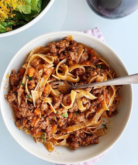 Alex Snodgrass 🍴 on Instagram: “weeknight lamb bolognese from the cookbook! So easy and such a crowd pleaser!  I’ve had a lot of you reach out to me asking how to cook…” Best Bolognese Recipe, Bolognaise Recipe, Bolognese Recipes, Best Bolognese Sauce, Ww Pasta, Pasta Italian Recipes, Homemade Bolognese Sauce, Mediterranean Orzo Salad, Slow Cooker Bolognese