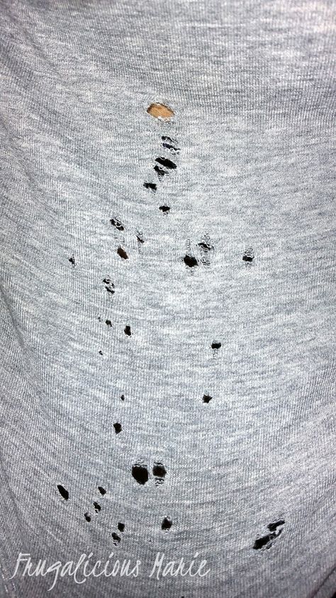 Repair Hole In Tee Shirt, Mending Hacks, Shirts With Holes, Denim Ootd, Hardware Cloth, Woman Jeans, Visible Mending, Folding Clothes, Upcycled Clothing