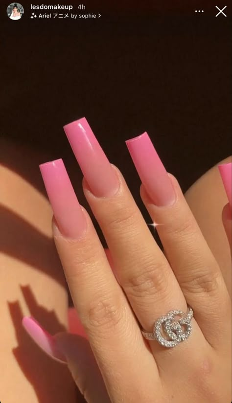 Pink Ombre Nails Square, Baddie Birthday Nails Medium Length, Short Pink Ombre Nails, Pink Ombré Nails, Mail Designs, Gucci Ring, Quinceanera Nails, Vegas Nails, Classy Acrylic