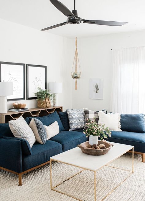 Modern Boho Living Room Decor, Mid Century Living Room Decor, Blue Sofas Living Room, Blue Sofas, Modern Boho Living Room, Blue Couch, Design Portfolio Layout, Blue Couches, Interior Design Per La Casa