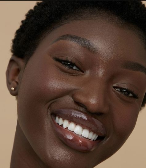 Client Aesthetic, Makeup Minimal, Make Up Glam, Olivia Aesthetic, Makeup For Dark Skin, Clean Beauty Makeup, Minimal Makeup Look, Melanin Skin, Brown Skin Girl