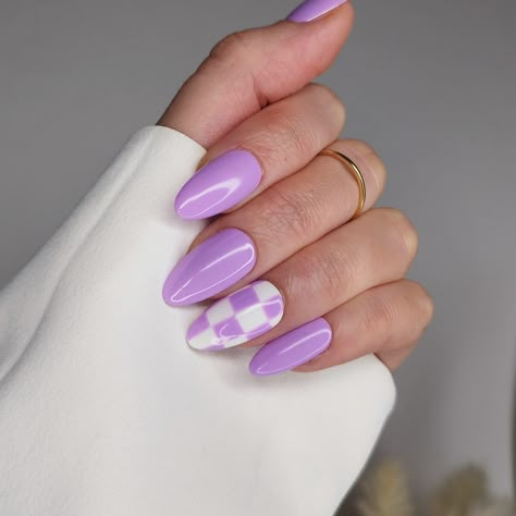 Purple Checkerboard & Flower Press on Nails. Checkout our shop to see our exclusive deals! ♡ Quality All nails are prepared by a qualified nail technician 1 x Adhesive  1 x Nail file 2 x Alcohol Wipes 1 x Cuticle Stick ♡ Shapes & Lengths Shown in the photos above ♡ Sizing All sizing options are shown in photos ♡ Application & Removal Instructions for these can be found in the photos but happy to answer any additional questions you may have. ♡ Shipping Please see estimated arrival date to the rig Daphne Inspired Nails, Purple And White Checkered Nails, Short Squiggle Nails, Lavender Checkered Nails, Lavender Nails Simple, Violet French Nails, Short Checkered Nails, Purple Checkered Nails, Purple Plaid Nails