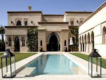 Beautiful Moroccan Villa Moroccan Exterior, Moroccan Villa, Arabian Architecture, Moroccan Luxury, Moroccan House, Arabic Architecture, Moroccan Houses, Moorish Architecture, Moroccan Homes