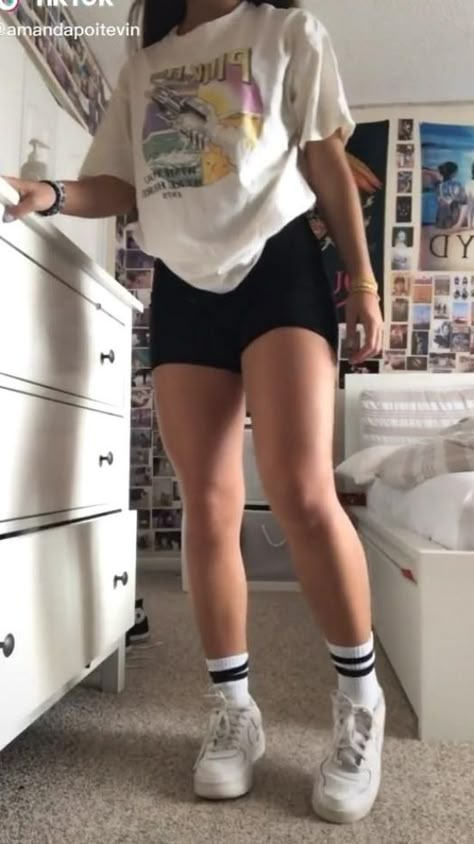 Stile Ragazza Skater, Skater Girl Outfits, Cute Gym Outfits, Gym Inspo, Lazy Outfits, Tomboy Style Outfits, Outfits 2023, Causual Outfits, Cute Comfy Outfits