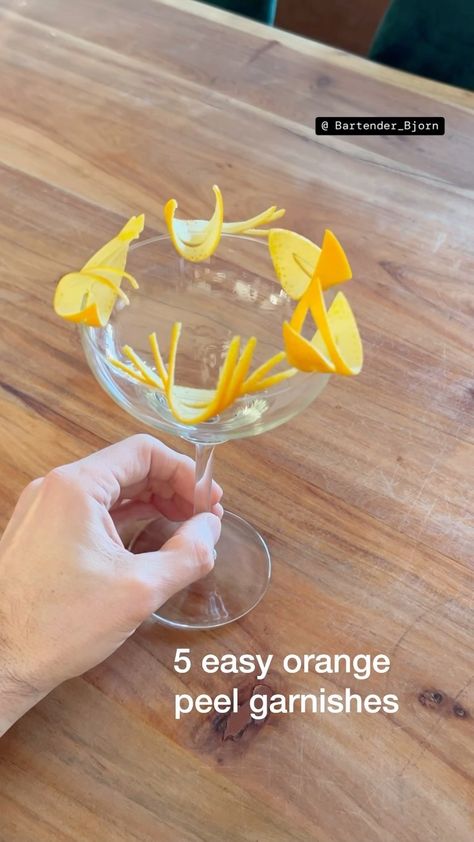 5 easy orange peel garnishes, using 5 times the same preparation 👌 What do you think? Which one is your favorite? Let me know!… | Instagram Citrus Cocktail Garnish, Orange Peel Garnish Cocktails, Wine Editorial, Orange Peel Garnish, Lemon Peel Garnish, Orange Garnish, Cocktail Garnishes, Citrus Garnish, Citrus Cocktails