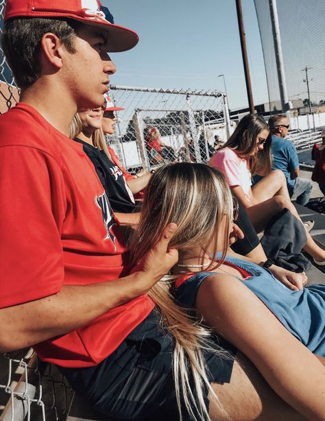 pinterest// insta: abbydunn1 Goofy Relationship, Dream Couple, Boyfriend Boyfriend, Couple Goal, Dylan Sprouse, Couple Texts, Couple Goals Teenagers, Goals Pictures, Lovely Couple