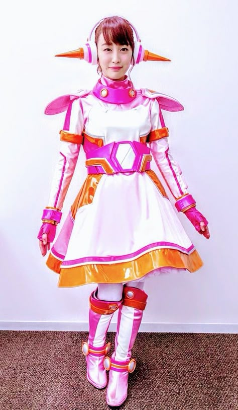 Space Idol Outfit, Retro Futurism Fashion 1960s, Atom Punk Fashion, Retro Space Aesthetic Outfit, Retrofuturism Outfits, Uchuu Kei Fashion, Alien Inspired Outfit, Space Outfit Drawing, Alien Aesthetic Outfit