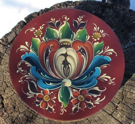 Hallingdal Rosemaling, Heritage Painting, Os Rosemaling, Heritage Paint, Rosemaling Pattern, Norwegian Vikings, Norwegian Rosemaling, Arte Folk, Tole Painting Patterns