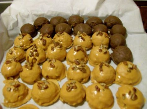 Cream Candy Recipe, Maple Cream Candy, Maple Candy Recipe, 2 Ingredient Peanut Butter Fudge Recipe, Maple Candy, Holiday Chocolate, Maple Cream, Cream Candy, Dipped In Chocolate