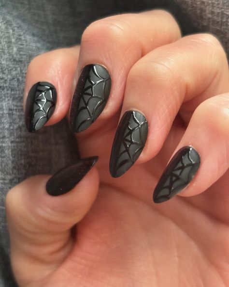 Happy Halloween 🎃 👻💀 I love this half and half spiderweb look! I saw this original post by @ld_nail_artist and I had to recreate with a little of my own spin! #pressons#halloweennails #halloweennaildesign #wednesdayaddams #spiderwebnails #viralnails #blacknails#halloween #spidernails #pointynails #gothicnails #thepressonacademy Pointy Nails, Gothic Nails, Half And Half, Halloween Nail Designs, Short Nail Designs, Easy Halloween, Black Nails, Nail Artist, Spider Web