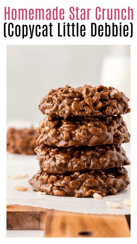 If you loved the Little Debbie star crunch cookies as a kid then you will love this homemade star crunch recipe! These no bake cookies are made with crispy rice cereal, melted chocolate and gooey caramel. Star Crunch Recipe, Homemade Star Crunch, Star Crunch Cookies, Star Crunch, Crunch Cookies, Crunch Recipe, Gooey Caramel, Little Debbie, Crispy Cookies