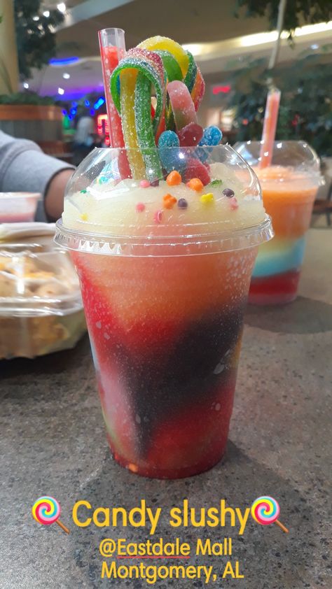 Slushy Alcohol Drinks With Candy, Candy Slushies, Slushies Aesthetic, Slushy Drinks, Slushie Recipe, Mexican Snacks, Candy Drinks, Smoothie Drink Recipes, Sleepover Food