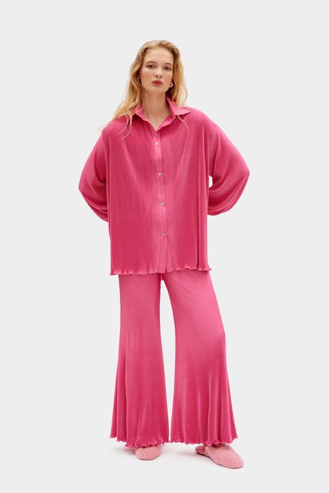 Designer Loungewear, Womens Pjs, Linen Pajamas, Satin Trousers, Pink Pajamas, Pleated Fabric, Matching Pants, Loungewear Sets, Pyjama Set