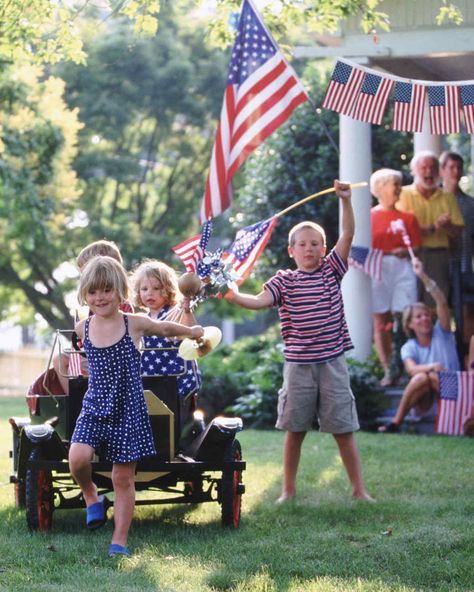 Americana Cottage, July Inspiration, Bike Parade, Yankee Doodle, Flag Display, Diy Home Decor Crafts, Blue Cottage, Home Decor Crafts, The American Dream