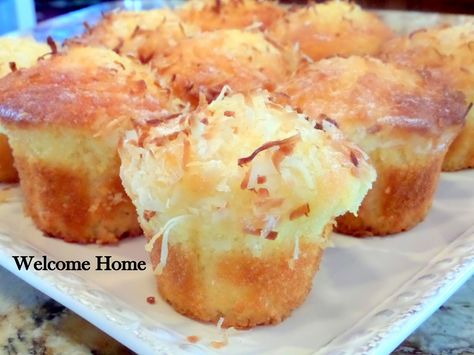 Welcome Home Blog: ♥ Pina Colada Muffins Baked Pineapple, Muffin Tin Recipes, Homemade Muffins, Breakfast Breads, Pina Colada, Muffin Recipes, Sweet Savory, Welcome Home, Scones