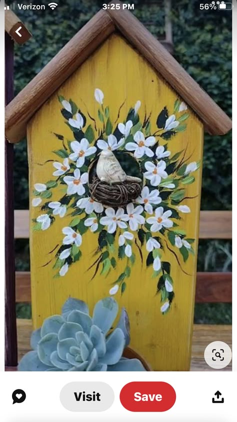 Cute Birdhouses Painted Ideas, Painting A Birdhouse, Wood Birdhouse Painting Ideas, Hand Painted Bird Houses, Birdhouse Designs Paint, Bird Houses Diy Painted, Cute Birdhouse Painting Ideas, Cute Bird House Painting Ideas, Painted Birdhouses Ideas