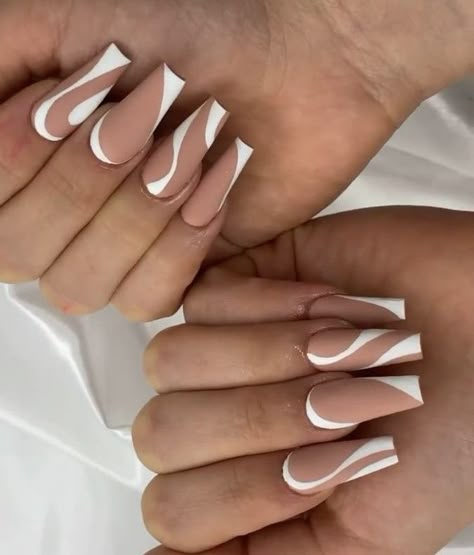 tan white Tan Acrylic Nails Coffin, Tan Acrylic Nails, Tan Nails Design, Tan Nails, Nagellack Trends, Ombre Acrylic Nails, Modern Nails, Colored Acrylic Nails, Lines On Nails