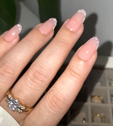 Glitter French Tip Nails, Glitter French Nails, Simple Acrylic Nails, Classic Nails, Pearl Nails, Acrylic Nails Coffin Short, Short Acrylic Nails Designs, Prom Nails, Classy Nails