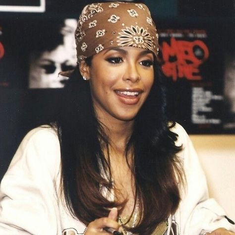 Queen Aaliyah👑 on Instagram: “She rocked this bandana😍#aaliyah” Aaliyah Bandana, Romeo Must Die, Aaliyah Dana Haughton, Aaliyah Hair, Cute Expressions, Aaliyah Pictures, Aaliyah Style, Aaliyah Haughton, Capricorn Women