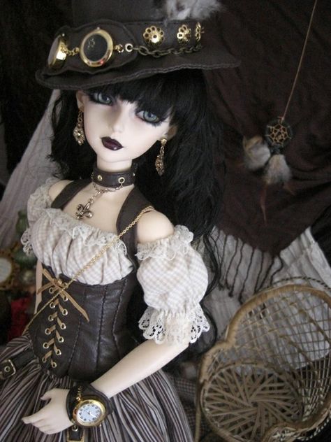 steampunk gothic doll Steampunk Nutcracker, Goth Dolls, Doll Creepy, Steampunk Dolls, Steampunk Corset, Gothic Dolls, Jointed Dolls, Creepy Dolls, Doll Repaint