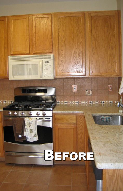 Old Kitchen Cabinet Makeover Before After, Oak Cabinet Makeover Before After, Kitchen Cabinet Transformations, Wooden Kitchen Makeover, Wooden Color Kitchen Cabinets, Before After Kitchen Cabinets Paint, Restoring Kitchen Cabinets, Brown Kitchen Makeover, Change Kitchen Cabinet Color