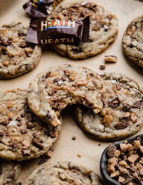 I feel like most Heath Bar cookies recipes never have enough toffee, which is why I've loaded these up with what I think is the right amount (hint: it's a lot). If you also love the combination of toffee and chocolate, you're going to love these cookies, which also have the perfect texture: crisp edges with soft and chewy centers. Recipes Using Heath Candy Bars, Chocolate Chip Heath Bar Cookies, Heath Bits Recipes, Heath Cookies Recipes, Bar Cookies Recipes, Heath Cookies, Heath Candy Bar, Heath Bar Cookies, Heath Bar