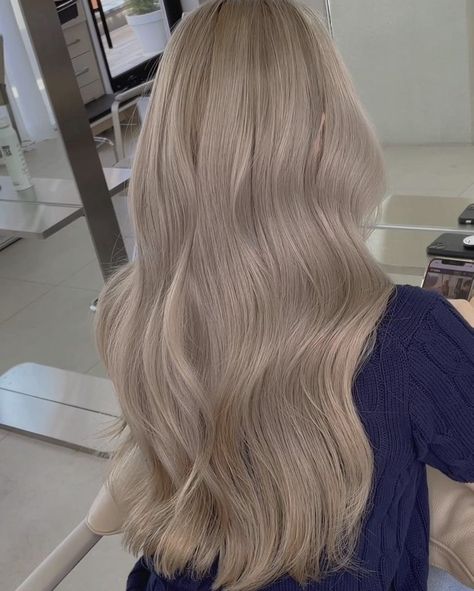 Beige Cool Blonde Hair, 7 Ash Hair Color, Warm Blonde To Cool Blonde, Neutral Cool Blonde Hair, Solid Light Blonde Hair, Pearl Blonde Hair Highlights, Smoky Beige Hair Color, Milk Tea Beige Hair Color Korean, Ashy Light Blonde Hair