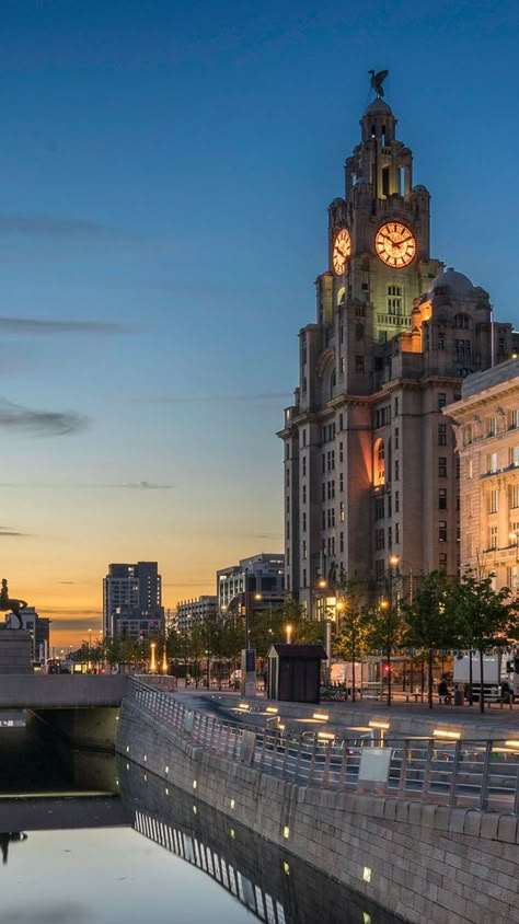 Liverpool Hope University, Liverpool Life, University Inspiration, Liverpool Wallpapers, University Of Liverpool, Liverpool Uk, Building Aesthetic, Travel Infographic, Liverpool City