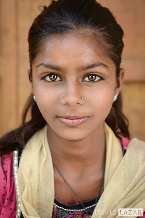 Indian Hazel Eyes - Portrait of a girl with hazel eyes, photographed in Jaisalmer - India, Part 1 - David Lazar Eyes Portrait, American Indian Girl, Indian Eyes, Blind Girl, Pretty Makeup Looks, Most Beautiful Eyes, Jaisalmer, Girl Portrait, Makeup Looks For Brown Eyes