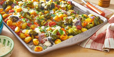 Sheet Pan Gnocchi Is the Easiest Weeknight Dinner Sheet Pan Soup Crowded Kitchen, Meal Ideas Vegetarian, Easter Meal Ideas, Sheet Pan Gnocchi, Pasta Entrees, Vegetarian Christmas Dinner, One Pan Dinner Recipes, 2023 Classroom, Meatless Mains