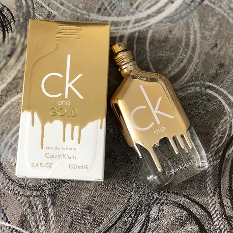 Mens Fragrance Collector ✌️ on Instagram: “Love it 😍 CK One Gold new addition to the collection very nice ! #ckone #ckonegold #calvinklein” Pocket Perfume, Luxury Perfumes, Products Photography, Ck One, Perfume Lover, Luxury Perfume, Mens Fragrance, The Collector, The Collection