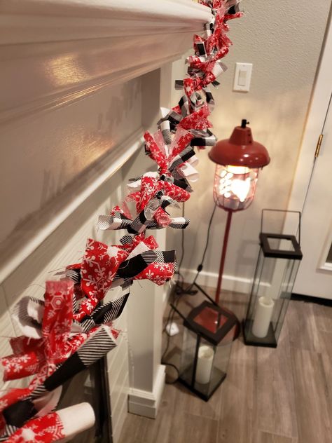 Ribbon Swag Garland, Diy Christmas Rag Tie Garland, Fabric Garland With Lights, Tied Fabric Garland, Fabric Christmas Lights Garland, Diy Garland With Ribbon, Scrap Fabric Garland Diy, Flannel Garland, Diy Ribbon Garland Christmas