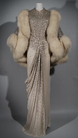 Norman Hartnell, Mid Term, Royal Clothes, 1920's Fashion, Museum Fashion, Fantasy Wardrobe, 20th Century Fashion, Vintage Gowns, فستان سهرة