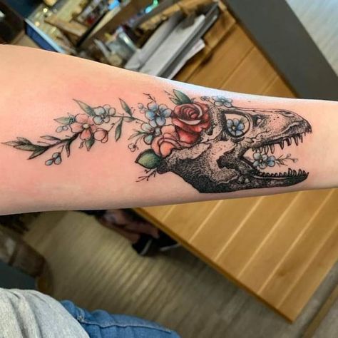 Trash Polka Art, T Rex Tattoo, Tatuaje Trash Polka, Skull Tattoo Flowers, Dinosaur Tattoo, Friday The 13th Tattoo, Dinosaur Tattoos, 13 Tattoos, Foot Tattoos For Women