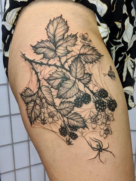 Blackberry Plant, Blackberry Tattoo, Plant Tattoos, Tattoos Mandala, Mushroom Tattoos, Forest Tattoos, Cool Chest Tattoos, Tattoos Geometric, Plant Tattoo